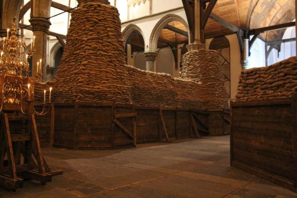 Kunstinstallatie in Oude Kerk duurde vijf maanden