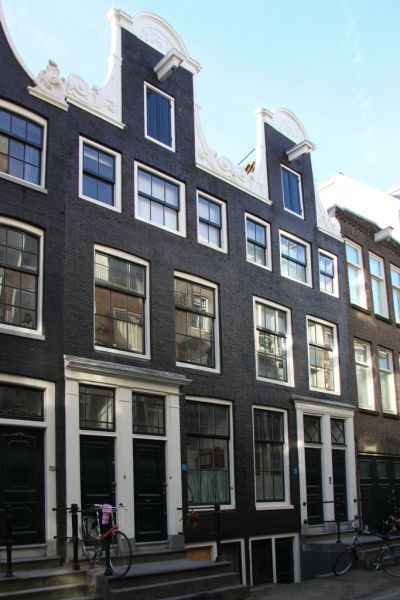 Lange Leidsedwarsstraat 144-146 (© Walther Schoonenberg)