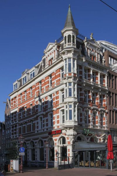 Rembrandtplein 37-39 (&copy; Walther Schoonenberg)