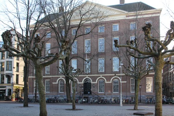 Maagdenhuis (&copy; Walther Schoonenberg)