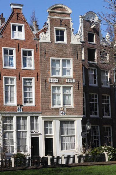 Begijnhof 23 (&copy; Walther Schoonenberg)