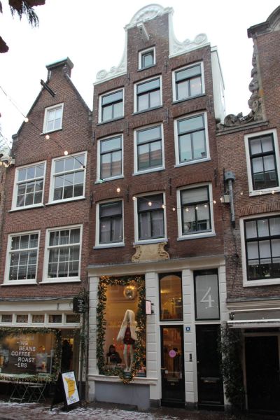 Runstraat 4 (&copy; Walther Schoonenberg)
