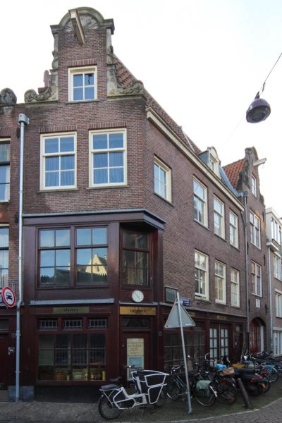 Driehoekstraat 16-18 (&copy; Walther Schoonenberg)