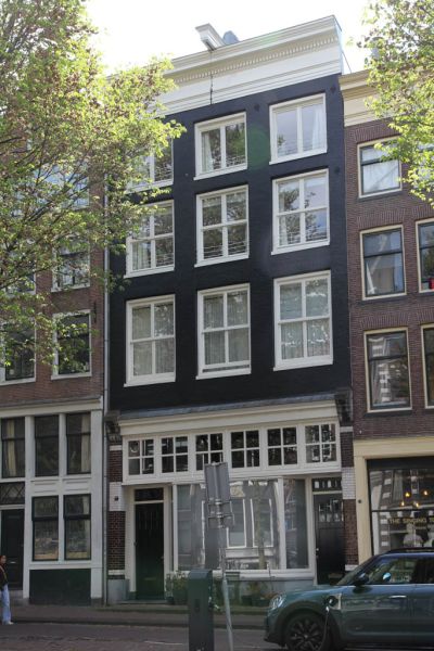 Blauwburgwal 7 (&copy; Walther Schoonenberg)