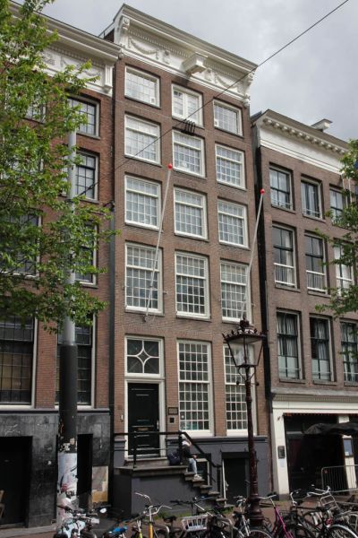 NZ Voorburgwal 167 (&copy; Walther Schoonenberg)