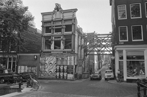 Gestut huis in de Jordaan, 1971. Foto Rob Mieremet / Anefo