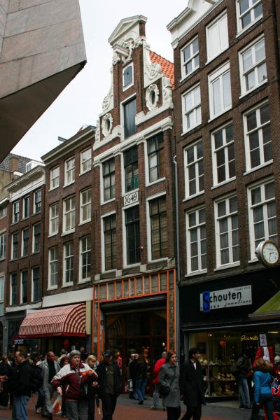 Nieuwendijk 161 (&copy; Walther Schoonenberg)