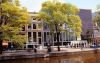 Anne Frank gebouwencomplex, inclusief nieuwbouw op de hoek (Prinsengracht 263) (© Walther Schoonenberg)