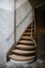 2de achterhuis: trap in het voorhuis (© Walther Schoonenberg)