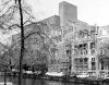 De Amsterdamsche Bank gezien vanaf de Herengracht op een oude foto, ca. 1930