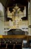 Het orgel uit 1680, vernieuwd in 1734, met daarachter het koor