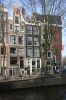 Leidsegracht 4 en 2 en zijgevel Herengracht 394 (© Walther Schoonenberg)