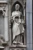 Beeld van Sint Jozef in de gevel (© Walther Schoonenberg)