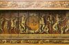 De 17de-eeuwse plafondschildering bevat een aantal zestal cartouches met voorstellingen (© Walther Schoonenberg)
