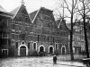 De pakhuizen in 1909 (Waterlooplein 213-219)