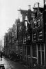 Binnen Vissersstraat 2, 4, e.v. (v.r.n.l.) Foto G.H. Breitner, ca. 1906