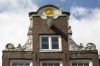 Haarlemmerdijk 147. Halsgevel in Lodewijk XIV-stijl (1729) (&copy; Walther Schoonenberg)