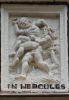 Gevelsteen met Hercules (&copy; Walther Schoonenberg)