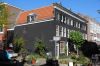 Hofje van de Weduwe Roosen, Eerste Passeerdersdwarsstraat 124-130 (&copy; Walther Schoonenberg)