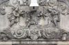 Reli�f in de gevel met putti waaronder Mercurius (&copy; Walther Schoonenberg)